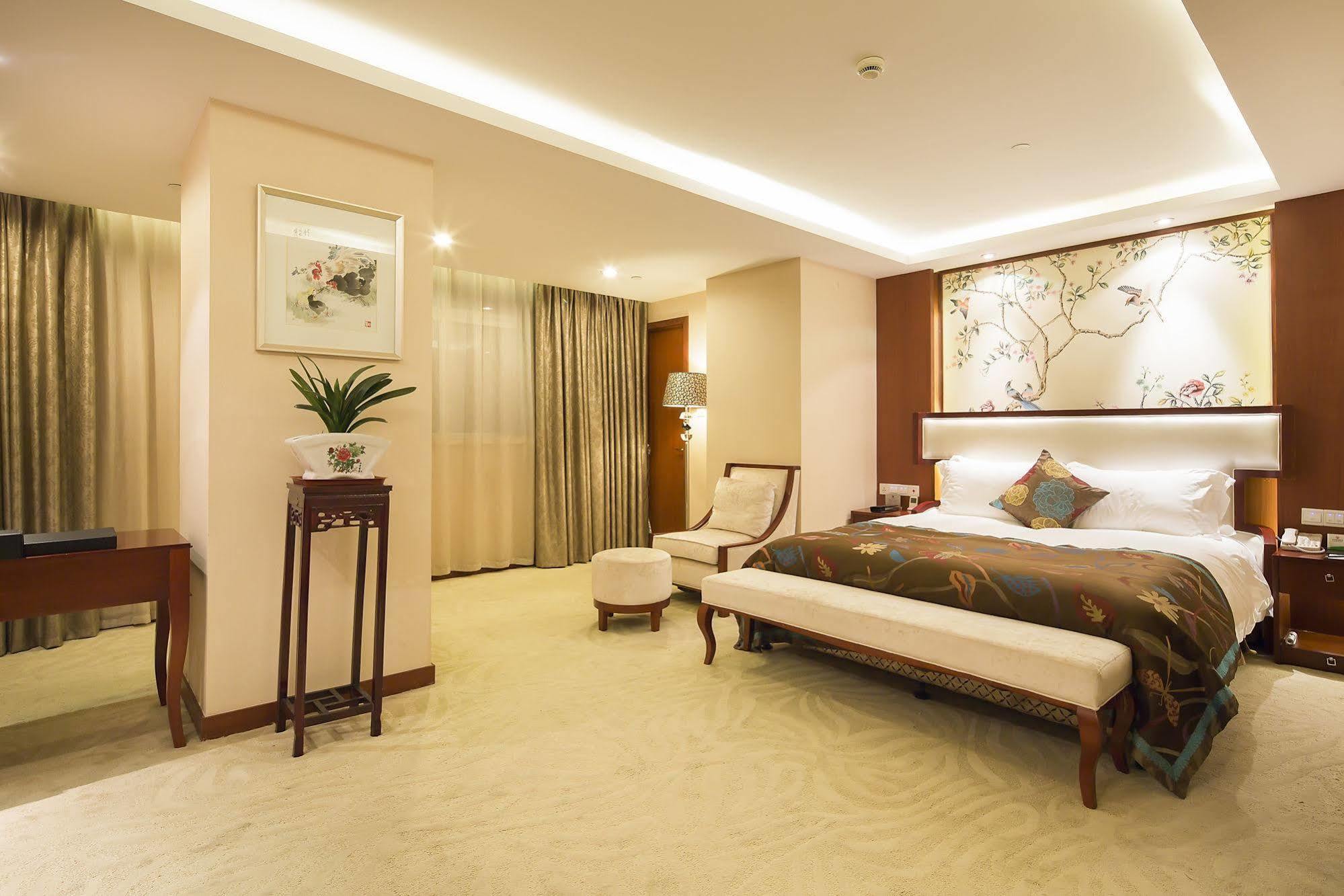 Landison Plaza International Hotel Zhenjiang  Eksteriør bilde